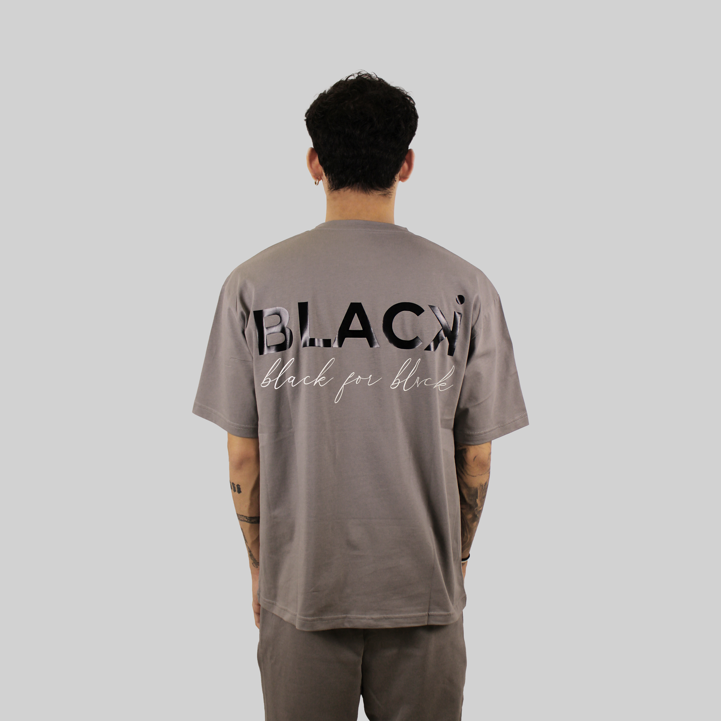 T-shirt Over Black For Black Grey